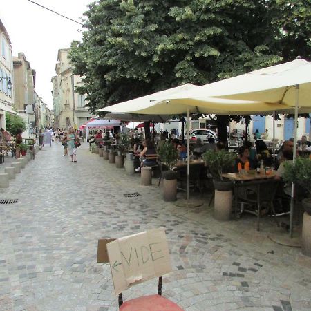 Studio Typique Et Cosy Climatise. Arles Luaran gambar