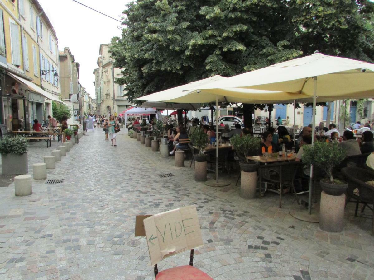 Studio Typique Et Cosy Climatise. Arles Luaran gambar