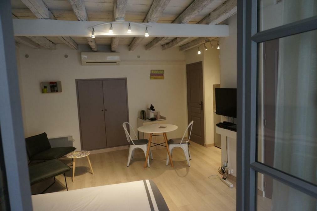 Studio Typique Et Cosy Climatise. Arles Luaran gambar