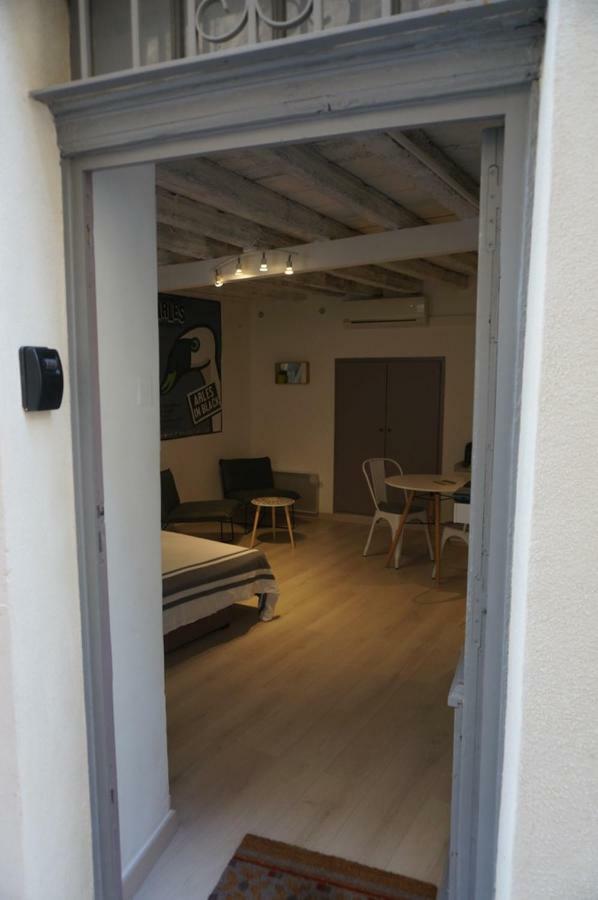 Studio Typique Et Cosy Climatise. Arles Luaran gambar